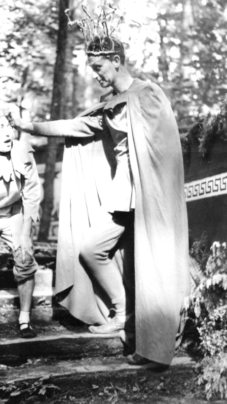 Oberon (Ronald Rodd) talks to Puck (Betty Jean Moyer)