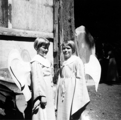 A pair of cherubs (Arne Moen and Mark Jensen) from “Green Pastures”