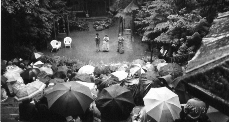 The weekend the audience found no "sky of blue."